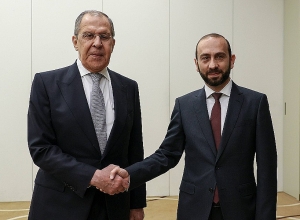 Арарат Мирзоян встретился с главой МИД России Сергеем Лавровым