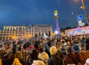 Թբիլիսիում ընթանում է Սաակաշվիլիին ազատ արձակելու պահանջով բազմահազարանոց հանրահավաք