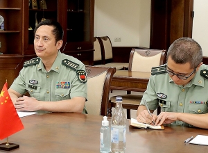 Министр обороны РА принял военного атташе Китая