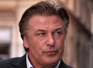 Օպերատորը նկարահանման հրապարակում մահացել է դերասանի արձակած կրակոցից