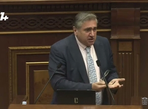 Скатиться до этого уровня, господин Керобян? Артур Хачатрян