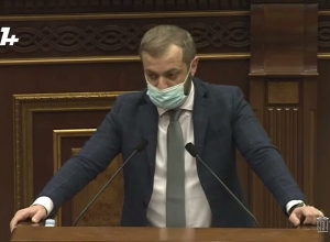 Если мы напишем книгу о популизме, мысли Вардеваняна найдут в ней место: Папоян