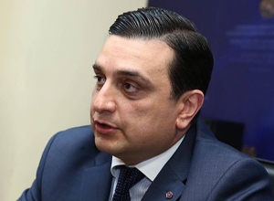 2 օր լուռ հետևում եմ․ Արմեն Մուրադյան