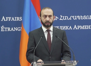 Միրզոյանի հանդիպումը Սուրբ Աթոռի պետքարտուղարի ընդհանուր հարցերով փոխանորդ Էդգար Պենյա Պառայի հետ