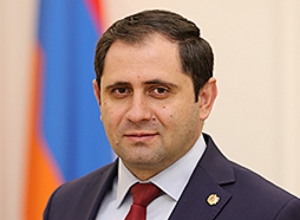 Сурен Папикян уходит в неоплачиваемый отпуск