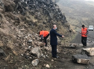 Բագրավան-Անիավան բնակավայրերի ավտոճանապարհին տեղի է ունեցել քարաթափում