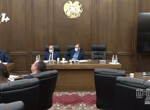 Будь корректны: Папоян - Агвану Варданяну