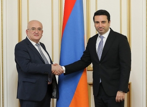 Ալեն Սիմոնյանն ընդունել է Վրաստանի ՍԴ նախագահ Մերաբ Տուրավային