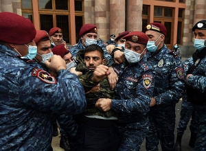 Задержан гражданин, который толкал Гегама Манукяна