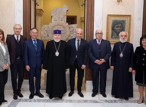 Գարեգին Երկրորդն ընդունել է «Սինոփսիս» ընկերության նախագահ Չի-Ֆուն Չանին