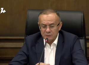 ՊՆ նախարարը հրամայել է, որ ներխուժման դեպքում կրակեն, իսկ Ռուբինյանը երեկ հակառակն ասաց․ Խամոյան