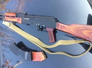 В автомобиле мужчины, доставленного патрулями в Нор-Норкское отделение, был автомат: его арестовали