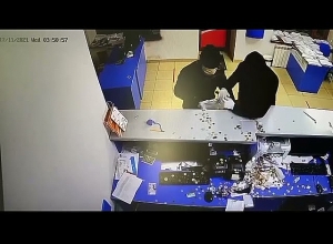 В одном из отделений Айпоста ограбили ящик для пожертвований солдатам