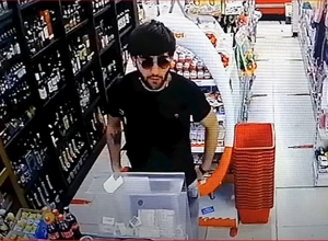 Որոնվում է տեսագրության մեջ երևացող երիտասարդը