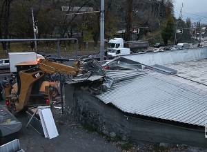 В административных районах Кентрон и Нор-Норк освобождены земельные участки, являющиеся общинной собственностью
