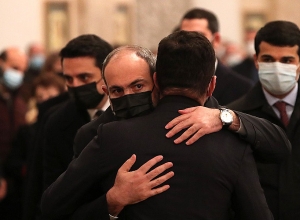 Փաշինյանը մասնակցել է Վանո Սիրադեղյանի հոգեհանգստի արարողությանը