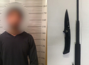 Полицейские метрополитена обнаружили холодное оружие