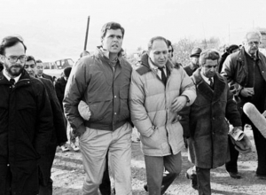 ԱՄՆ դեսպանատան արխիվից․ Ջորջ Բուշն իր դեռահաս որդու հետ ինչպես եկավ Հայաստան