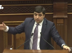 Когда речь заходит о Кочаряне, фантазия становится неуправляемой: кто бы подумал, что президент с фальшивой бумагой унесёт миллиарды?