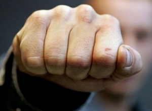 50-ամյա տղամարդը և որդին ծեծել են Հարկադիրի բաժանմունքի պետին