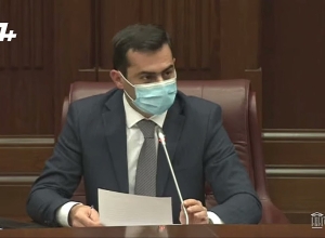 Ստամբուլյանը 2 նկատողություն ստացավ և դուրս հրավիրվեց ԱԺ դահլիճից