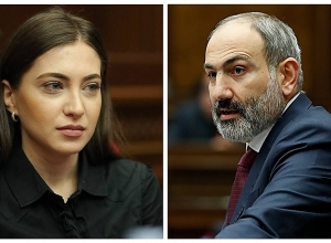 Вы даже не видели тех, кто писал вам SMS, они пишут вашему лидеру, а он - вам: вы даже не понимаете