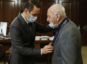 Երևանի պատվավոր քաղաքացու կոչումներ՝ Ռոբերտ Էլիբեկյանին, Արտյուշա Կարապետյանին և Նորայր Մեհրաբյանին