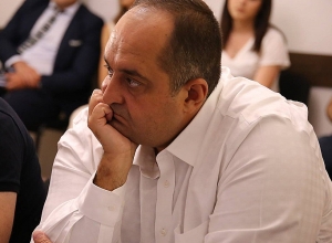 Հովհաննես Մանուկյանը դիմում է դատարան՝ քաղաքապետարանի դեմ