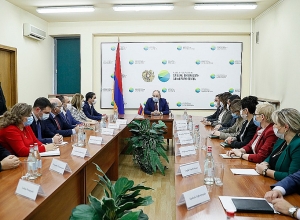 Премьер-министр представил аппарату Министерства окружающей среды новоназначенного министра