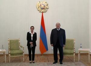 Армен Саркисян встретился с послом Франции Анн Луйо