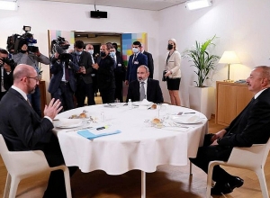 В Брюсселе началась встреча Пашиняна, Шарля Мишеля и Алиева