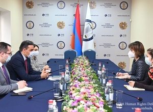 Թաթոյանը Նատիա Նածվլիշվիլիի հետ հանդիպման ժամանակ շեշտել է նաևՀՀ սահմանային բնակիչների իրավունքների խախտումների փաստը