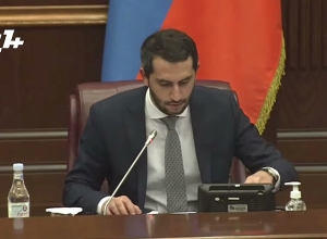 Տիկին Կյուրեղյան, հասուն մարդ եք, հորդորում եմ զուսպ լինեք․ եթե մենք խոսենք՝ լավ բան չի ստացվի