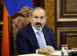 Никол Пашинян проводит встречу с членами фракции «Мой шаг» Совета старейшин Еревана