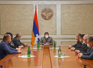 Նախագահ Արայիկ Հարությունյանը հանդիպել է ԱԺ երեք խմբակցությունների հետ 