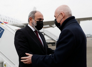 Пашинян прибыл в Грузию: кто его встретил?