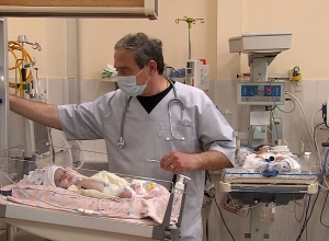Благодаря оказанной Кареном Варданяном поддержке в 100 млн. драмов,  больница «Мурацан» приобрела 11 единиц медицинского оборудования для новорожденных