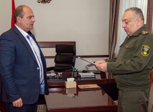 Տավուշի մարզպետ Հայկ Ղալումյանը ՊՆ-ի կողմից պարգևատրվել է