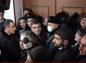 Լարված իրավիճակ Վարդենիսի համայնքապետարանում․ ՈՒղիղ