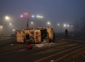 Գիշերն Ալմաթիում փորձ է արվել գրոհել ոստիկանության շենքը