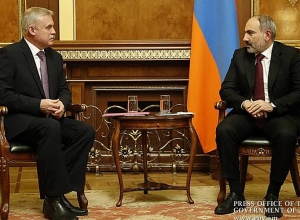 Премьер-министр Армении и генсек ОДКБ обсудили ситуацию в Казахстане