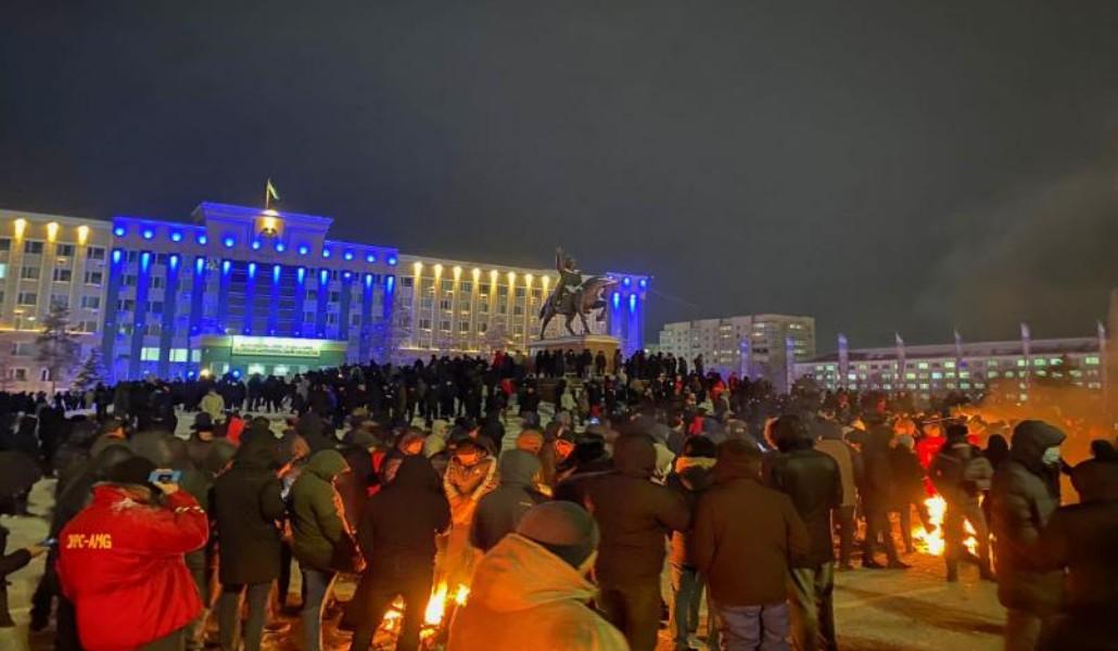 2022_kazakhstan_protests_-_aqtobe_january_4_01
