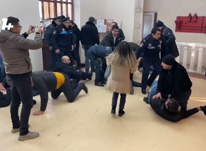 Потасовка, драка в Паракаре