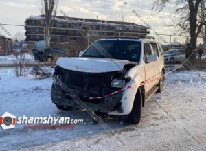 «Շիրակ» օդանավակայանի մոտ բախվել են Mercedes-ն ու Nissan Pathfinder-ը, կա 4 վիրավոր. shamshyan.com