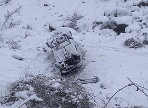 Կապան-Քաջարան ճանապարհին «Opel Zafira»-ն բախվել է գազատար խողովակին և գլորվել ձորը․ վարորդը և 1 ուղևոր հոսպիտալացվել են