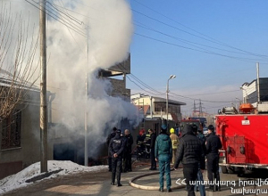 Երևանի Տիչինայի փողոցում տեղի է ունեցել պայթյուն՝ հրդեհի բռնկմամբ