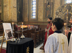 Հոգեհանգստյան կարգ Բուխարեստում՝ Դինքի սպանության և Բաքվի ջարդերի տարելիցների առիթով