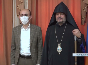 Артак Бегларян наградил священников Дадивака