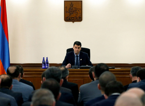 Երևան համայնքը, լինելով ամենամեծը ՀՀ-ում, բազում խնդիրների է բախվում կադրային քաղաքականության մեջ․ քաղաքապետ