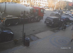 Փողոցի երթևեկելի մասում բետոն է թափել․ տեսանյութն ուղարկվել է ոստիկանություն